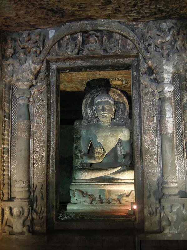 ajanta-cave-6-bouddha
